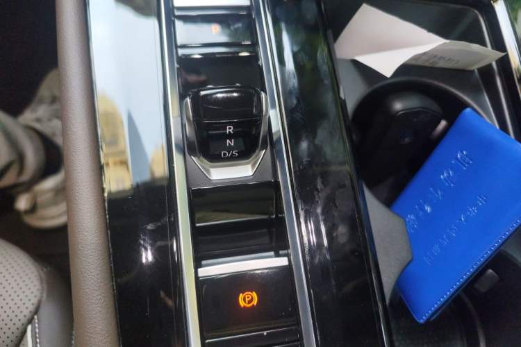 Used Volkswagen Viloran 2024 380TSI Premium Edition Gear Lever