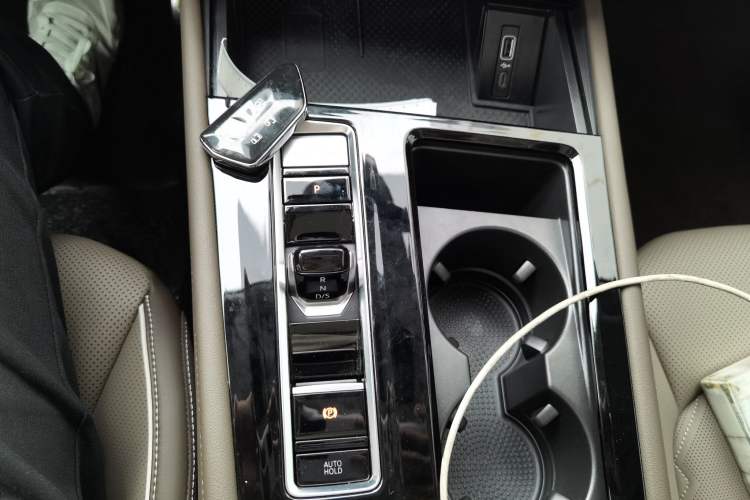Used Volkswagen Viloran 2024 380TSI Premium Edition Gear Lever