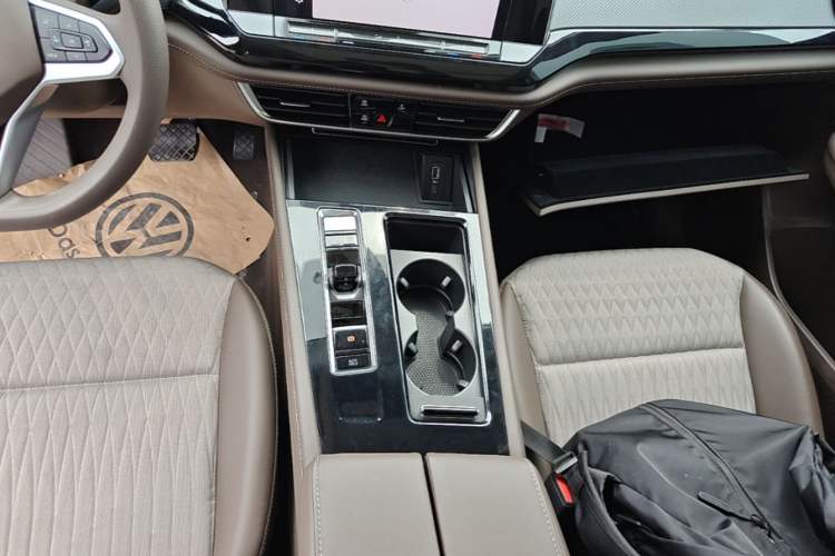 Used Volkswagen Viloran 2024 330TSI Business Edition Gear Lever