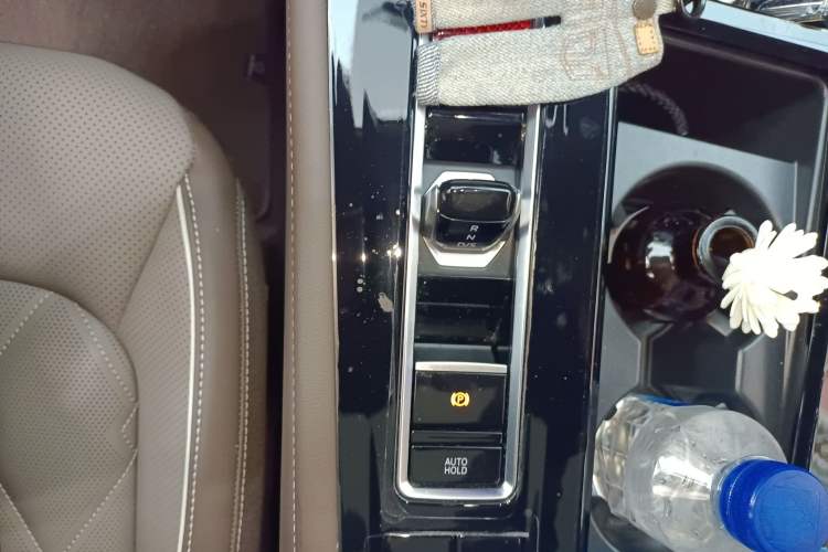 Used Volkswagen Viloran 2024 380TSI Premium Edition Gear Lever