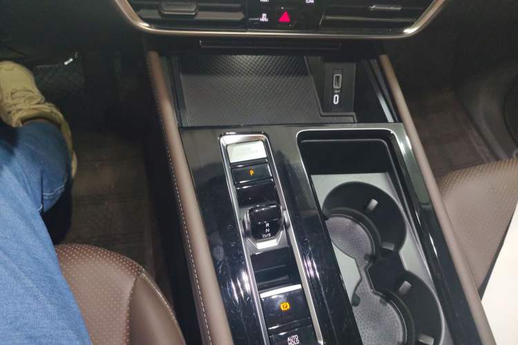 Used Volkswagen Viloran 2024 330TSI Business Edition Gear Lever