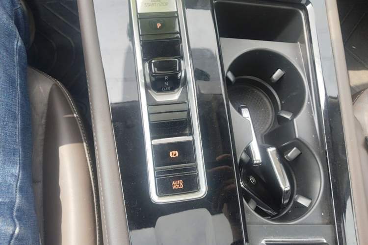 Used Volkswagen Viloran 2024 330TSI Business Edition Gear Lever