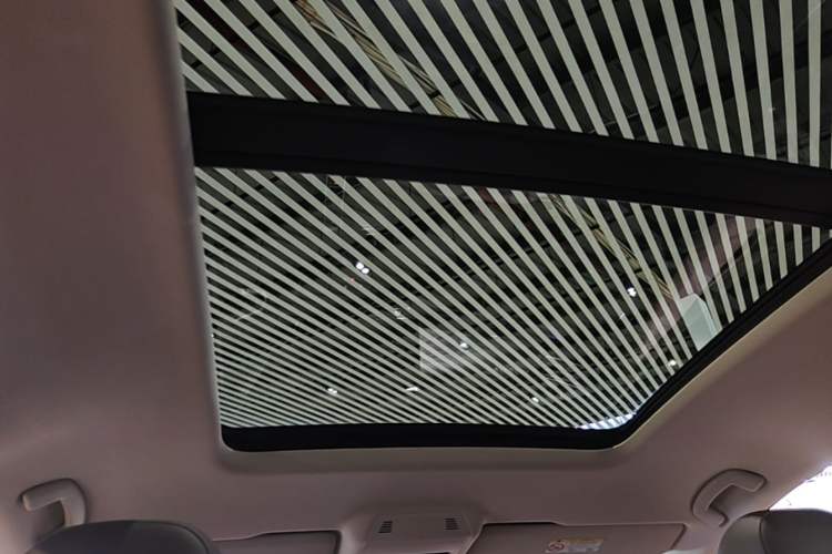 Used Volkswagen Viloran 2024 380TSI Premium Edition Headliner