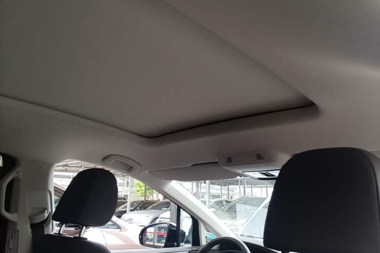 Used Volkswagen Viloran 2024 330TSI Luxury Edition Headliner