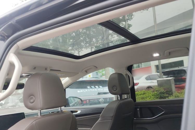 Used Volkswagen Viloran 2024 380TSI Luxury Edition Headliner