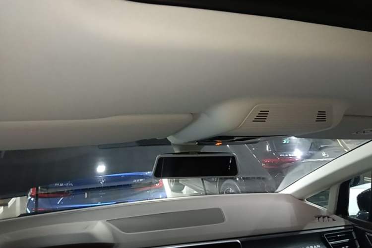 Used Volkswagen Viloran 2024 380TSI Premium Edition Headliner
