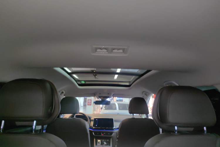 Used Volkswagen Viloran 2024 380TSI Premium Edition Headliner