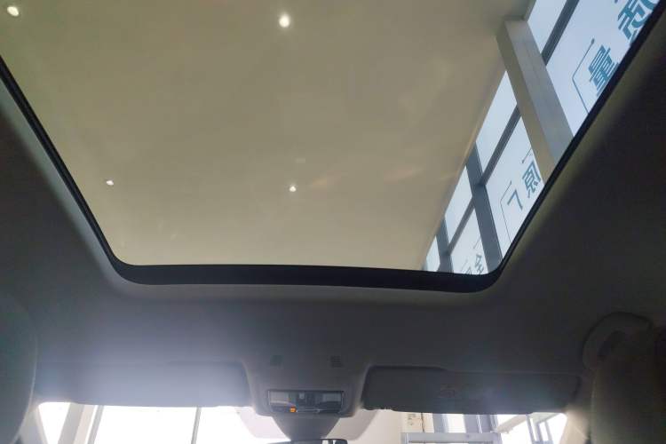 Used Volkswagen Viloran 2024 380TSI Premium Edition Headliner
