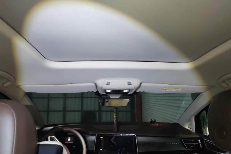Used Volkswagen Viloran 2024 380TSI Luxury Edition Headliner