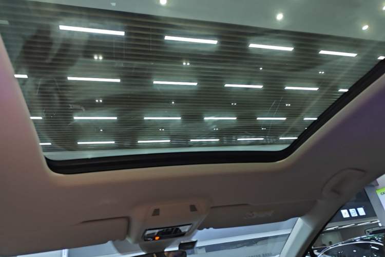 Used Volkswagen Viloran 2024 380TSI Premium Edition Headliner