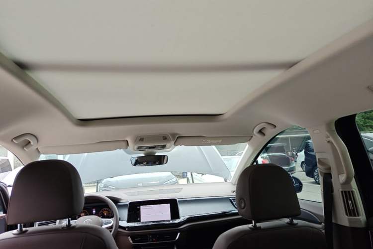 Used Volkswagen Viloran 2024 330TSI Business Edition Headliner