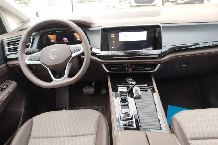 Used Volkswagen Viloran 2024 330TSI Business Edition Interior 2