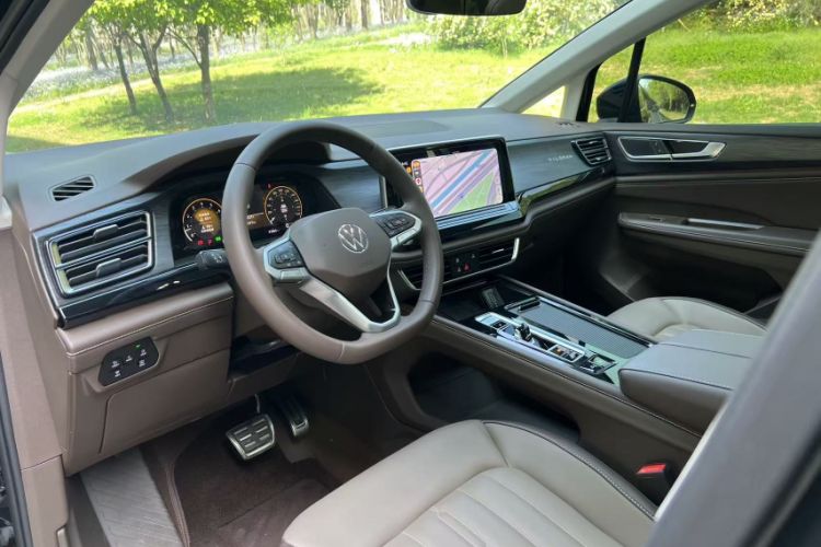 Used Volkswagen Viloran 2024 380TSI Luxury Edition Interior 2