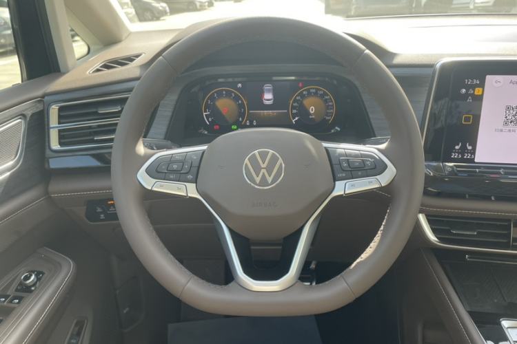 Used Volkswagen Viloran 2024 380TSI Luxury Edition Interior 2
