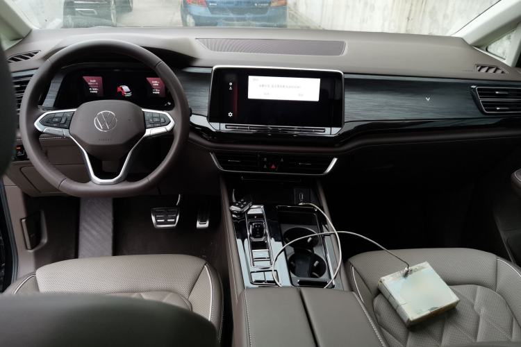 Used Volkswagen Viloran 2024 380TSI Premium Edition Interior 2