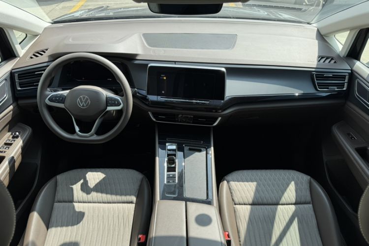 Used Volkswagen Viloran 2024 330TSI Business Edition Interior 2