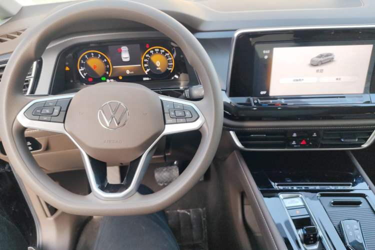 Used Volkswagen Viloran 2024 330TSI Business Edition Interior 2