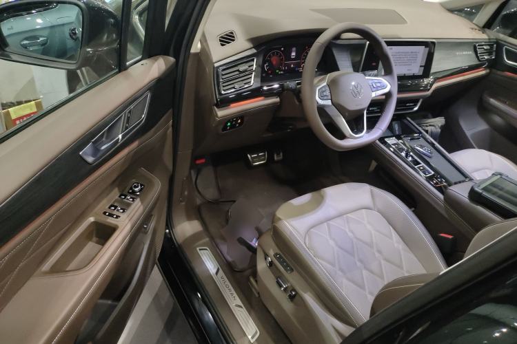 Used Volkswagen Viloran 2024 380TSI Premium Edition Interior 3