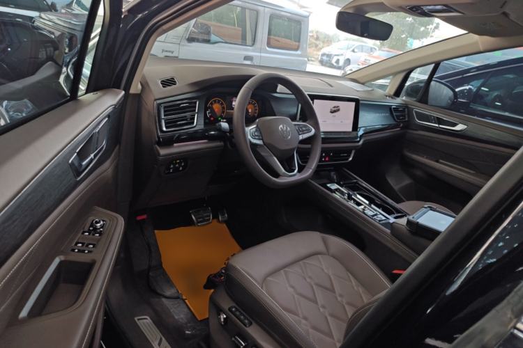 Used Volkswagen Viloran 2024 380TSI Premium Edition Interior 3