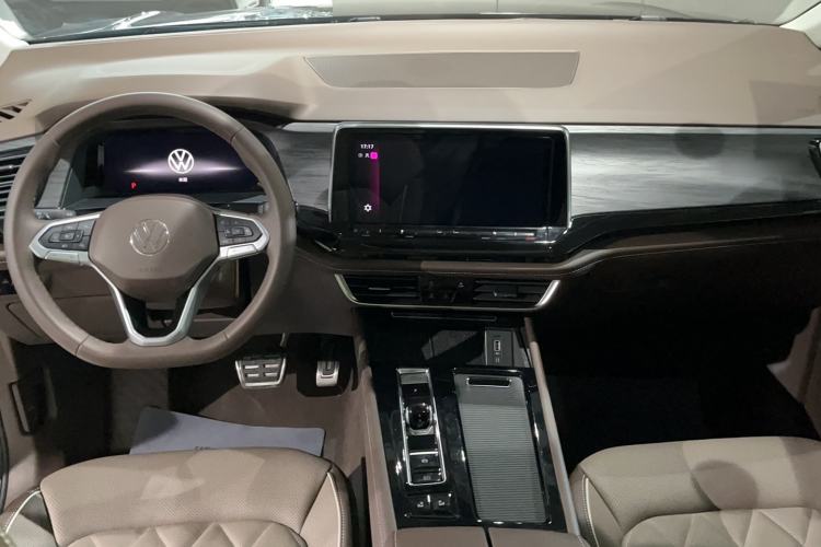 Used Volkswagen Viloran 2024 380TSI Premium Edition Interior 3
