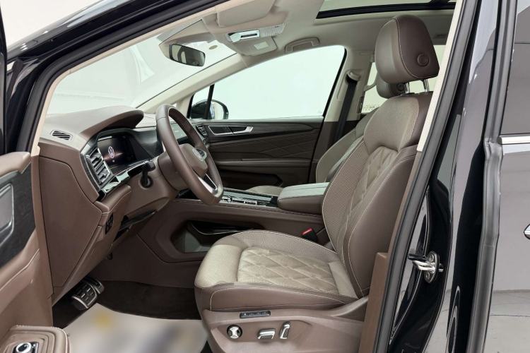 Used Volkswagen Viloran 2024 380TSI Premium Edition Interior 3