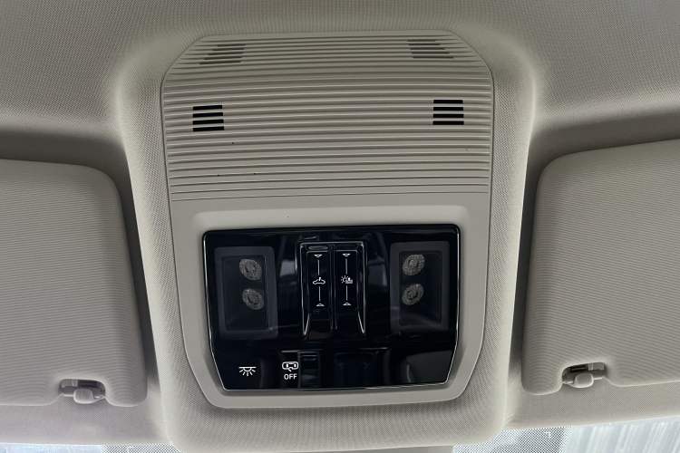 Used Volkswagen Viloran 2024 380TSI Premium Edition Interior 4