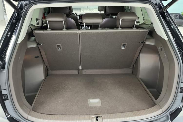 Used Volkswagen Viloran 2024 380TSI Premium Edition Interior 7