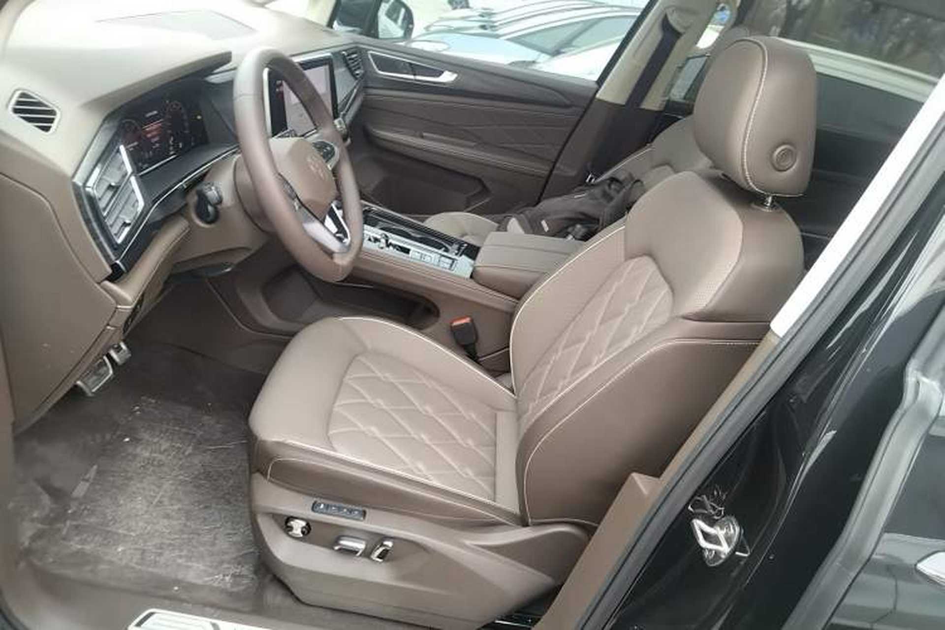 Used Volkswagen Viloran 2024 380TSI Premium Edition Left Front Seat