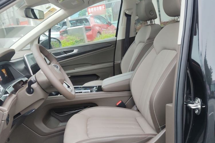 Used Volkswagen Viloran 2024 380TSI Luxury Edition Left Front Seat
