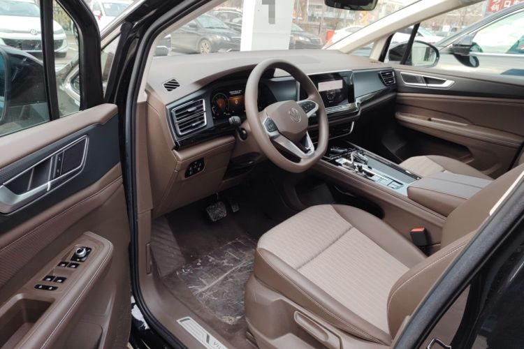 Used Volkswagen Viloran 2024 330TSI Business Edition Left Front Seat