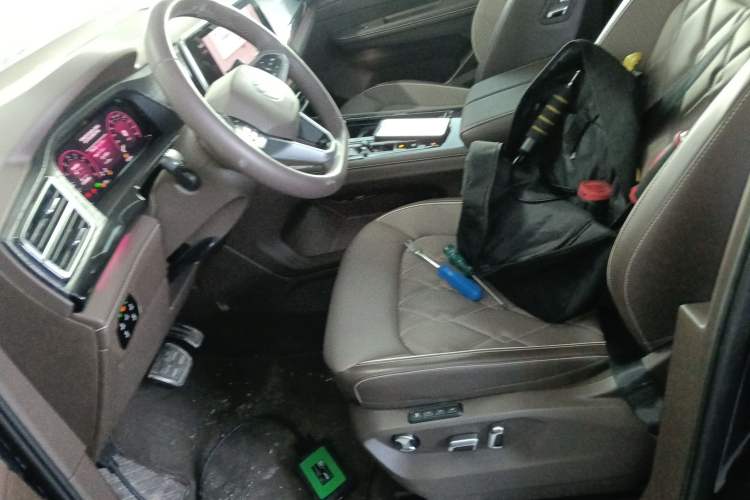 Used Volkswagen Viloran 2024 380TSI Premium Edition Left Front Seat
