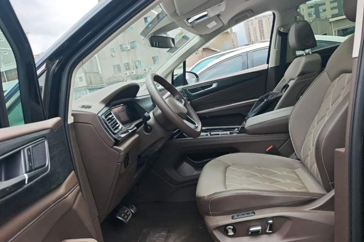 Used Volkswagen Viloran 2024 380TSI Premium Edition Left Front Seat
