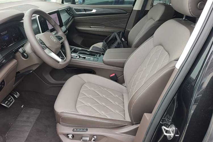 Used Volkswagen Viloran 2024 380TSI Premium Edition Left Front Seat