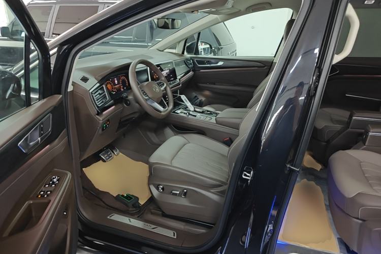 Used Volkswagen Viloran 2024 380TSI Luxury Edition Left Front Seat