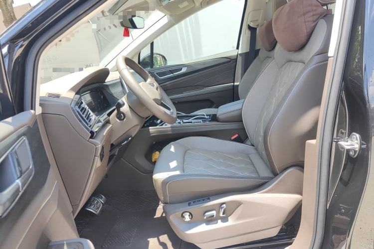 Used Volkswagen Viloran 2024 380TSI Premium Edition Left Front Seat