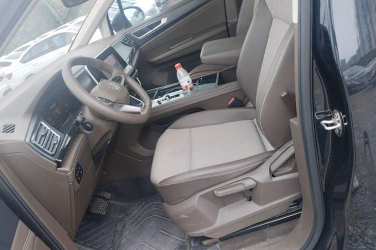 Used Volkswagen Viloran 2024 330TSI Business Edition Left Front Seat