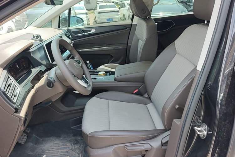 Used Volkswagen Viloran 2024 330TSI Business Edition Left Front Seat