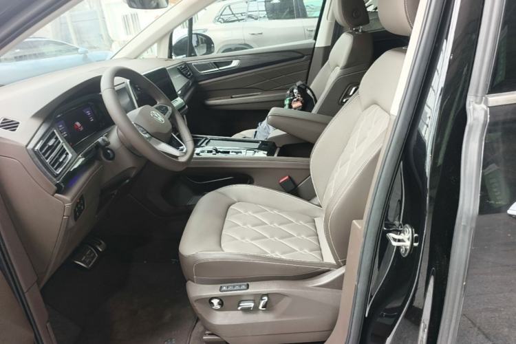 Used Volkswagen Viloran 2024 380TSI Premium Edition Left Front Seat