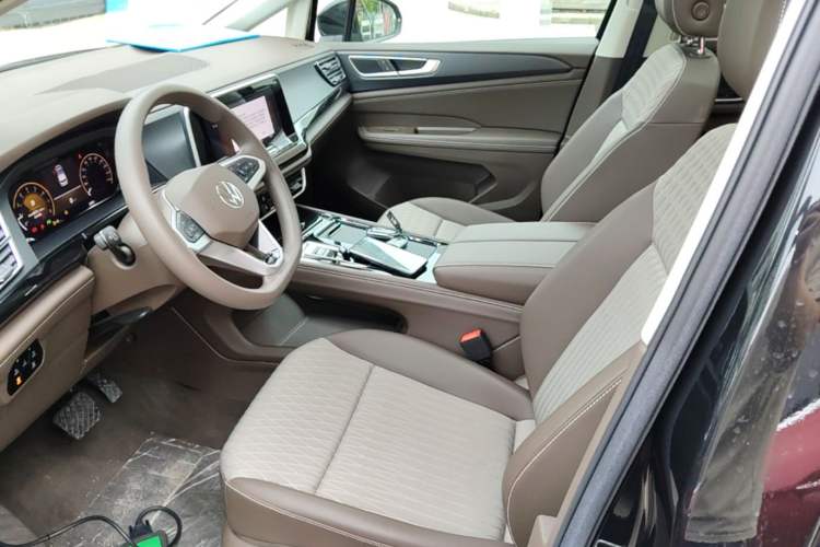 Used Volkswagen Viloran 2024 330TSI Business Edition Left Front Seat