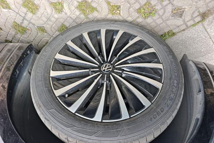 Used Volkswagen Viloran 2024 380TSI Premium Edition Left Front Wheel Hub