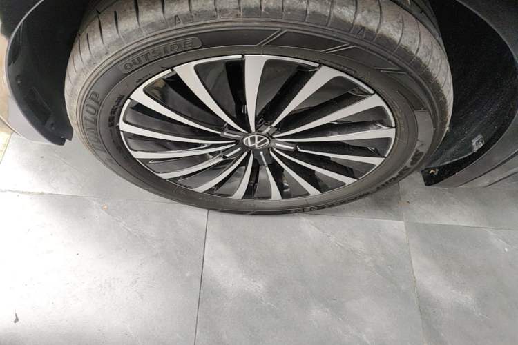 Used Volkswagen Viloran 2024 380TSI Premium Edition Left Front Wheel Hub