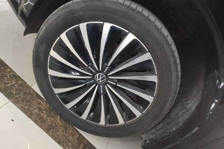 Used Volkswagen Viloran 2024 380TSI Premium Edition Left Front Wheel Hub