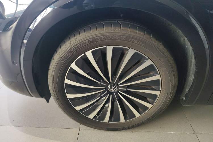 Used Volkswagen Viloran 2024 380TSI Premium Edition Left Front Wheel Hub