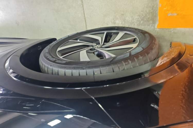 Used Volkswagen Viloran 2024 380TSI Luxury Edition Left Front Wheel Hub