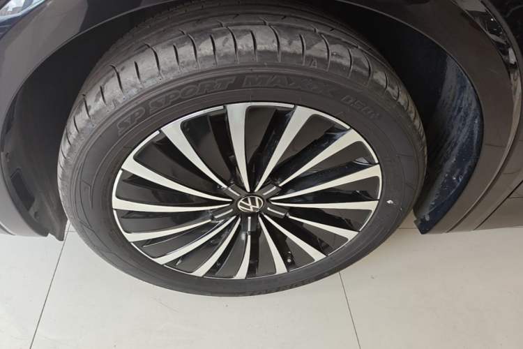 Used Volkswagen Viloran 2024 380TSI Premium Edition Left Front Wheel Hub