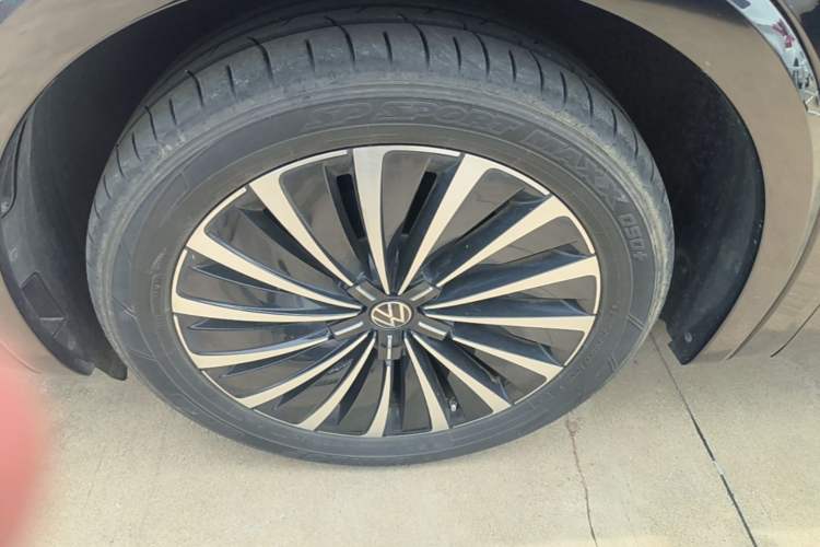 Used Volkswagen Viloran 2024 380TSI Premium Edition Left Front Wheel Hub
