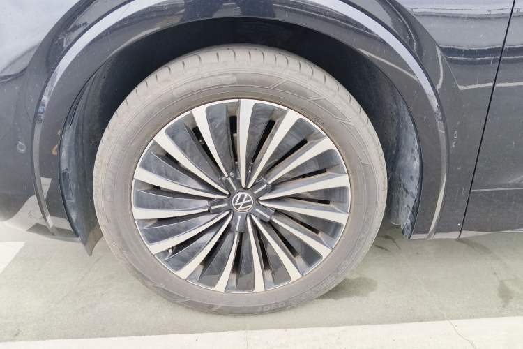 Used Volkswagen Viloran 2024 380TSI Premium Edition Left Front Wheel Hub