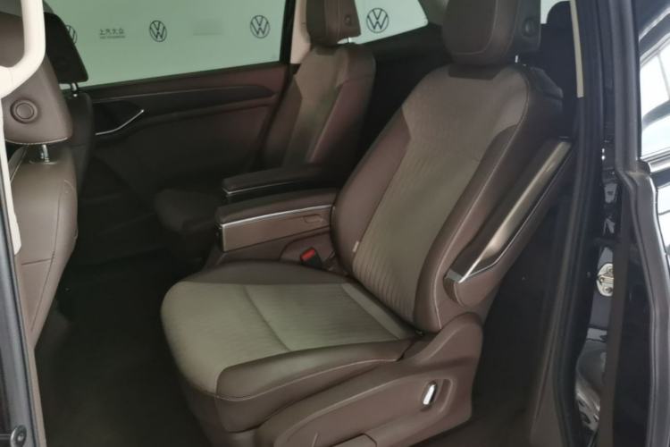 Used Volkswagen Viloran 2024 330TSI Business Edition Left Rear Seat