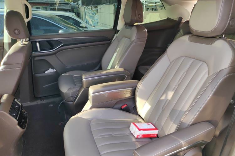 Used Volkswagen Viloran 2024 380TSI Luxury Edition Left Rear Seat