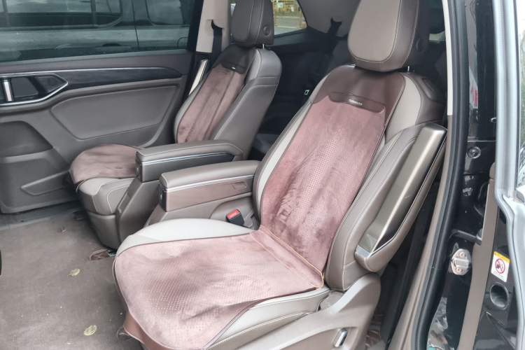 Used Volkswagen Viloran 2024 380TSI Luxury Edition Left Rear Seat